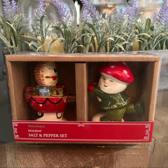Holiday Salt & Pepper Set New in Box - Picture 1 of 3